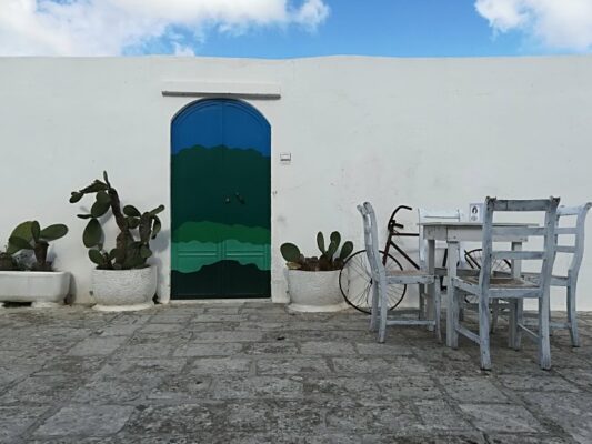 La casa dalla porta blu a Ostuni