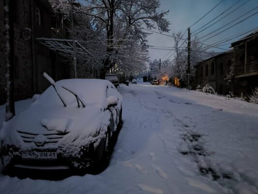 Nevicata a Goris in Armenia