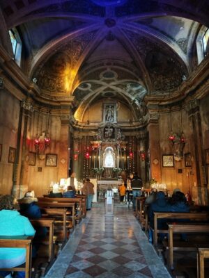 L'interno del Santuario della Madonna dell'Angelo a Caorle