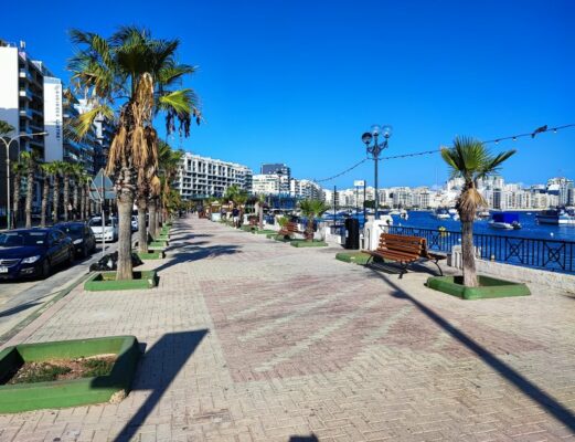 Il lungomare di Gżira a Malta