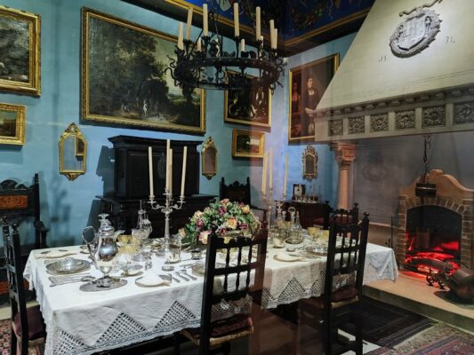 La sala da pranzo del Palazzo Falson a Mdina