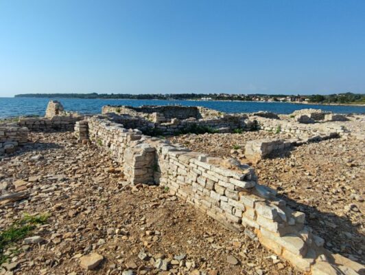 Le rovine di Sipar, Umago