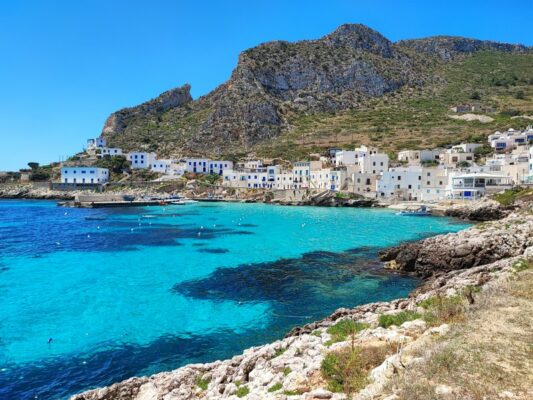 Spiaggia di Cala Dogana a Levanzo