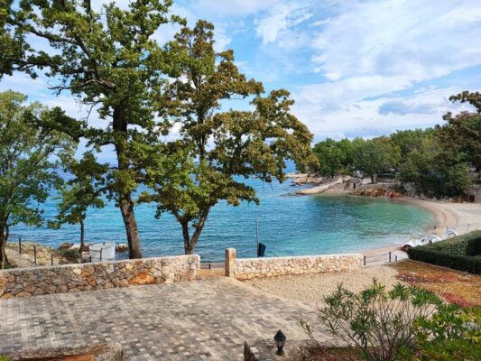 La spiaggia del camping di Glavotok