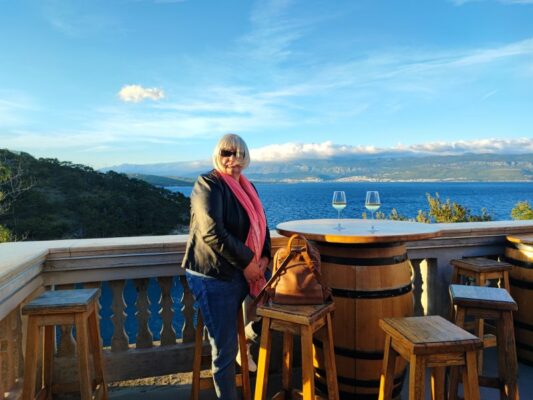 La terrazza esterna della Konoba Nada a Vrbnik