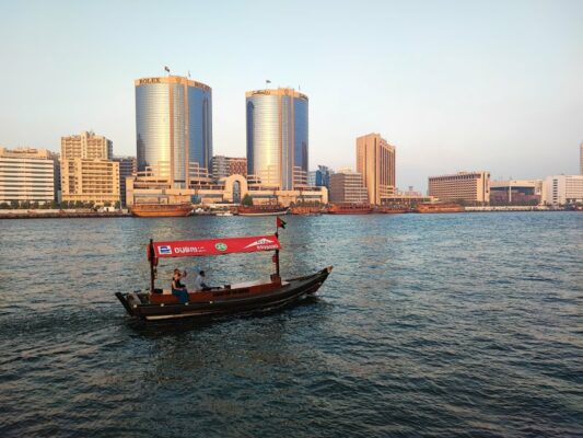 Abra sul Dubai Creek